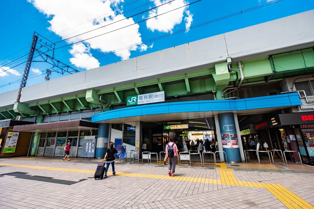 亀有駅の入り口の全景 亀有駅の入り口の全景
