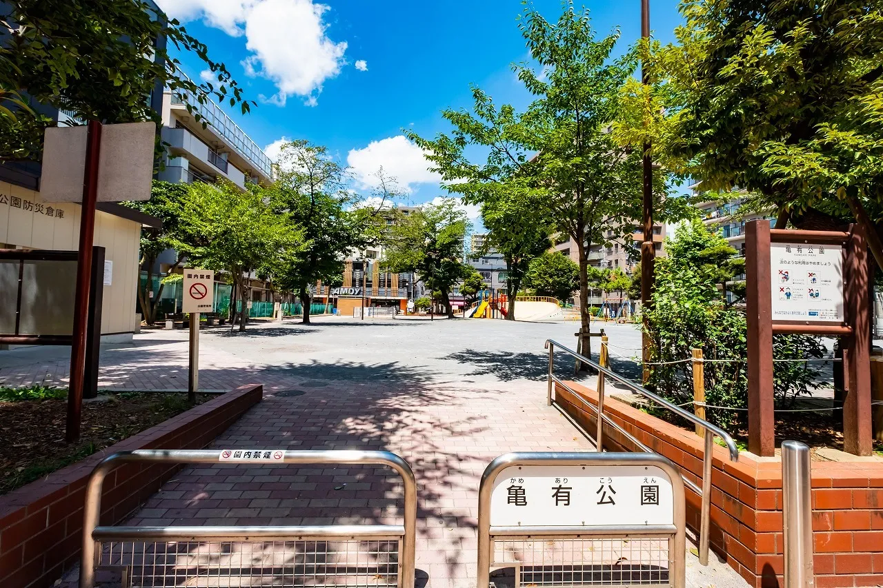 亀有駅から徒歩圏内にある亀有公園の全景 亀有駅から徒歩圏内にある亀有公園の全景